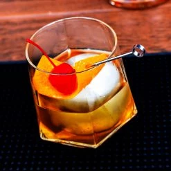 BarProducts.com SPECIAL COLLECTIONS BarConic® Diamond Shape Rocks Glass -10 Ounce - (Quantity Options) 3 BarProducts.com SPECIAL COLLECTIONS BarConic® Diamond Shape Rocks Glass -10 Ounce - (Quantity Options)