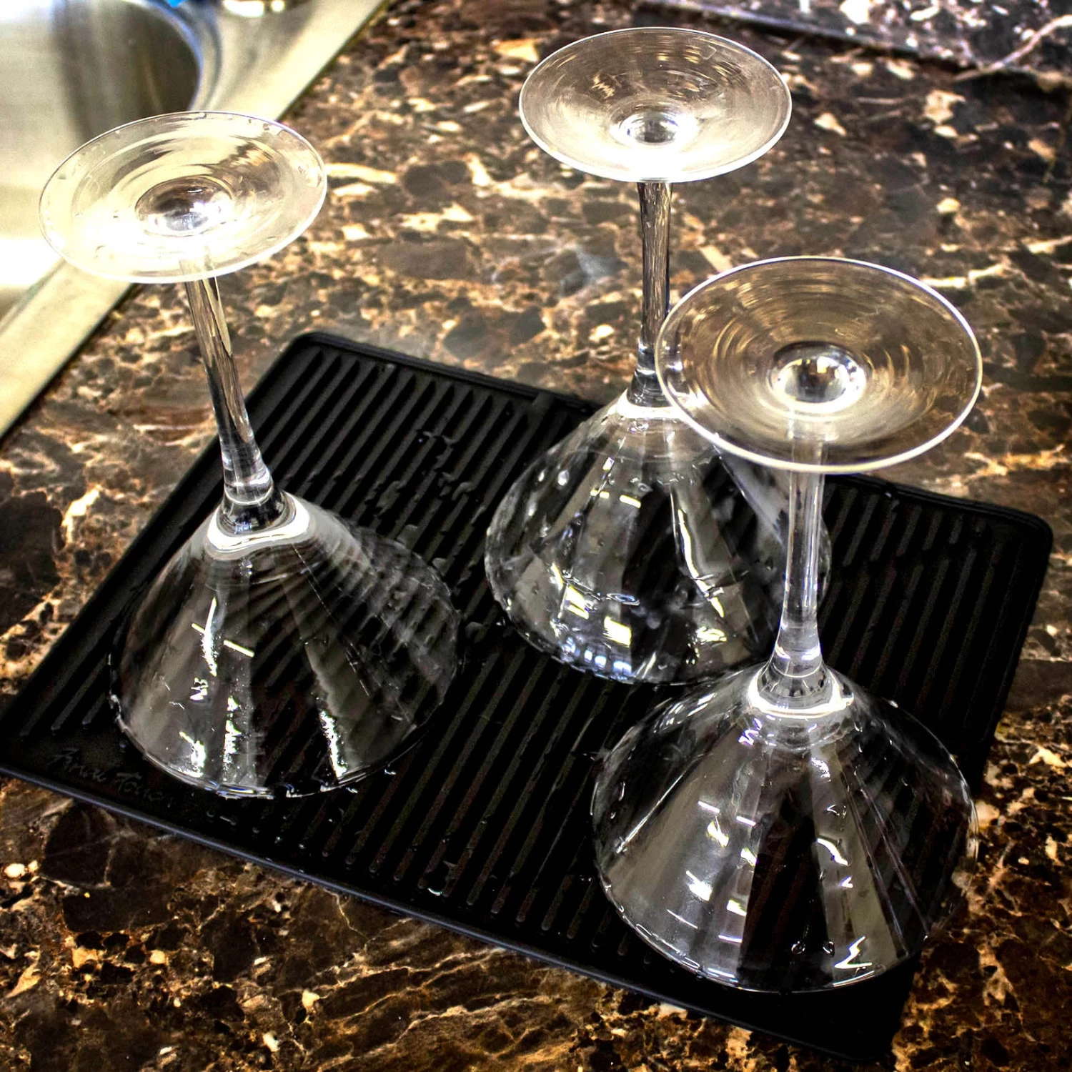 DM-BLACK-2.jpg BarProducts.com BAR SUPPLIES Final Touch® Silicone Glass Drying Mat - Black