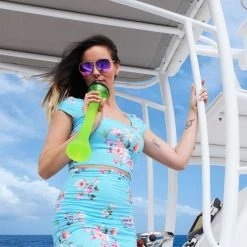 BarProducts.com BAR SUPPLIES BarConic® Drinkware - Party Yard Cup - 24oz - Green With Lid & Straw